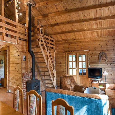 Nice Home In Mscice With Kitchen Extérieur photo